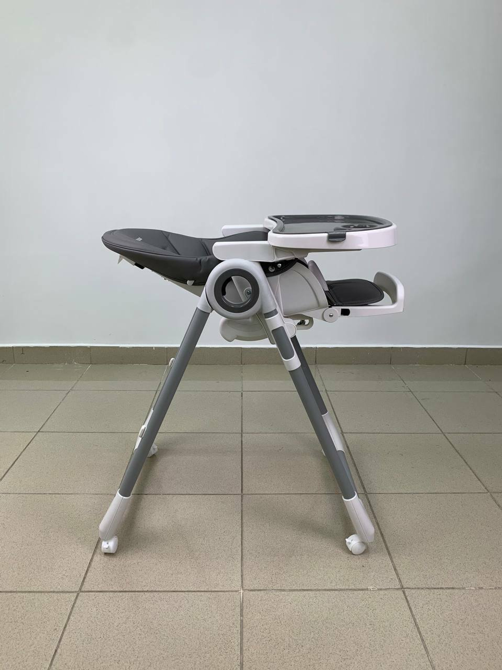 Стульчик для кормления Luxmom Q1