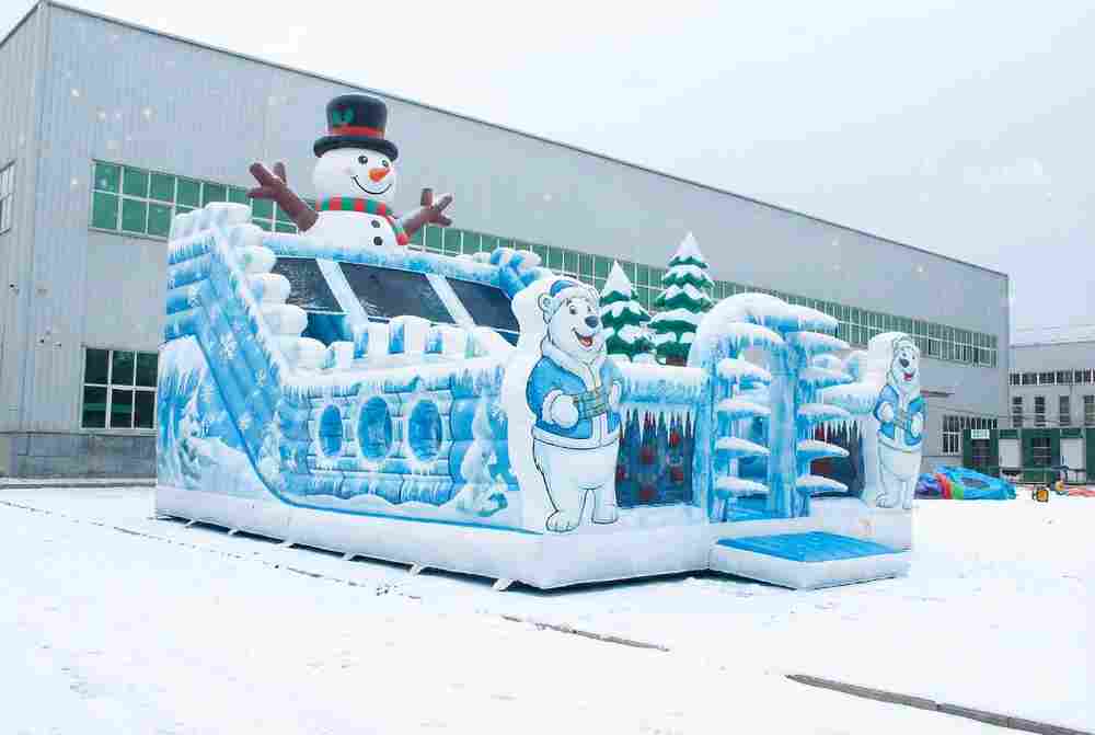 Коммерческий надувной батут «Зимняя сказка» 10×6×6,5 м