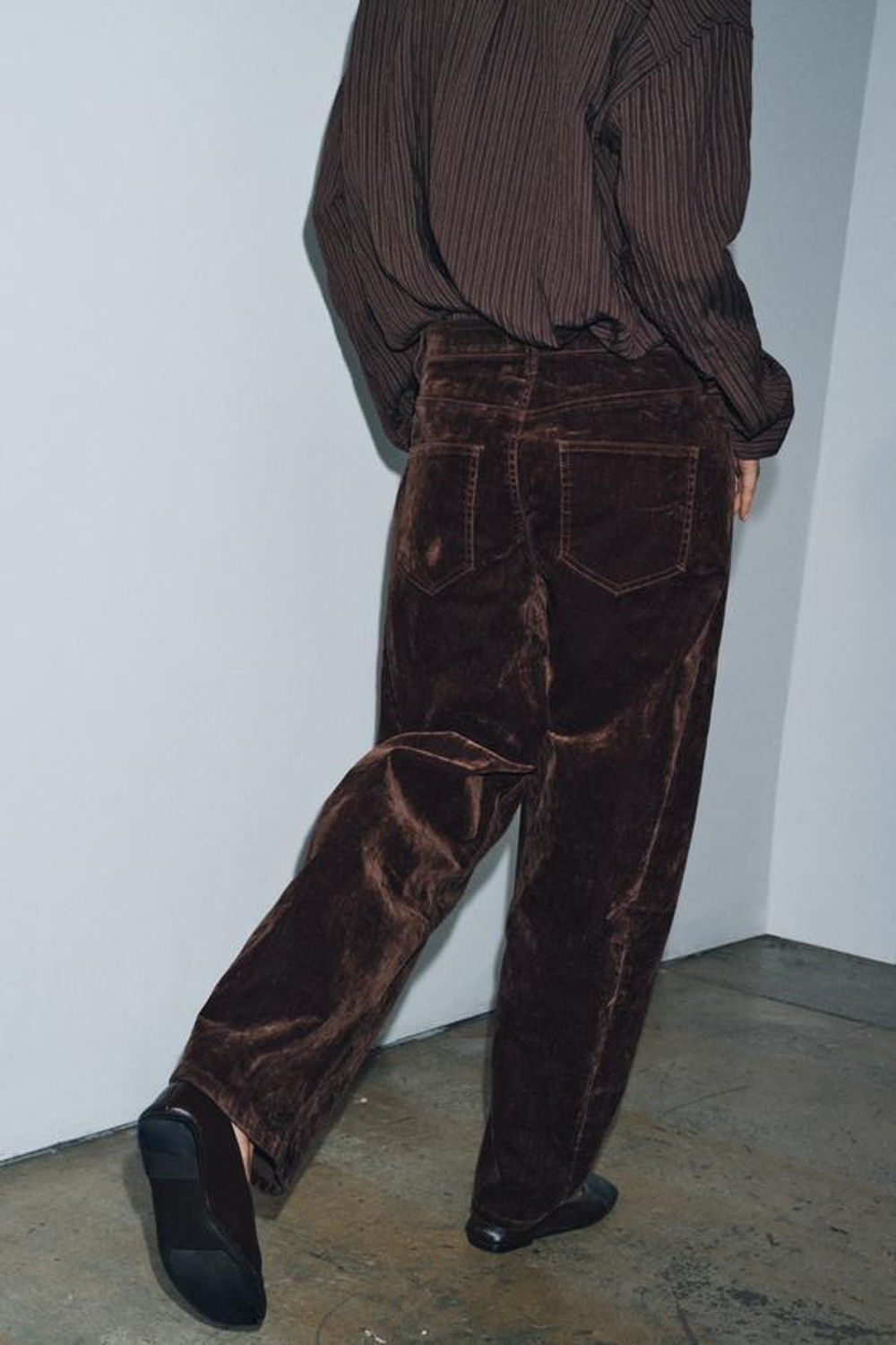 ZARA ДЖИНСЫ BALLOON-FIT С ВЫСОКОЙ ПОСАДКОЙ И ФЛОКИРОВАНИЕМ — ZW COLLECTION, КОРИЧНЕВЫЙ