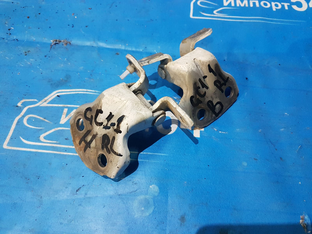 Петля двери задней левой SUBARU IMPREZA 2000