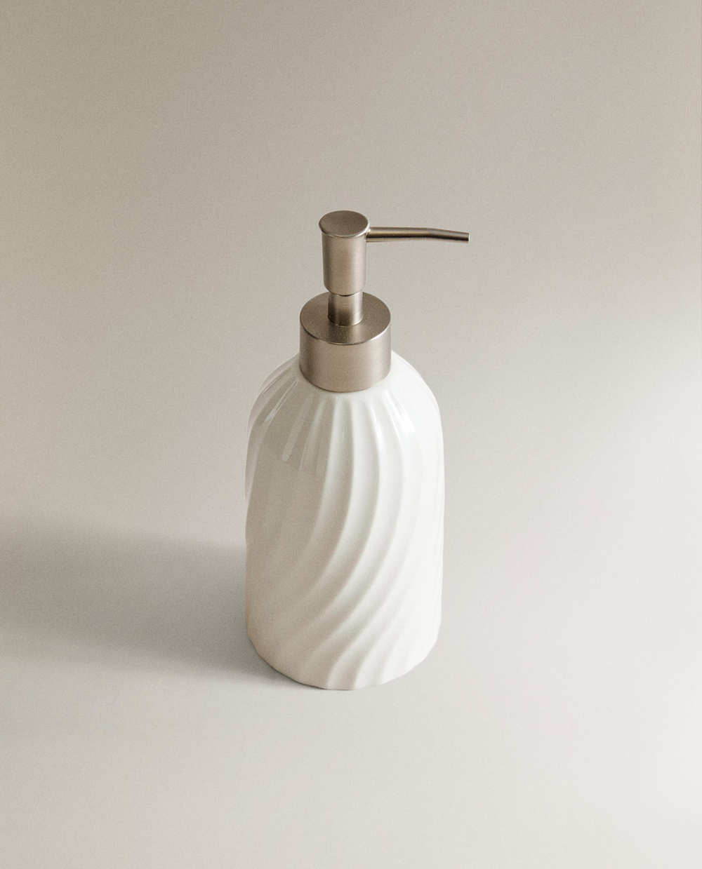 Zara Home дозатор для жидкого мыла, керамика, белый