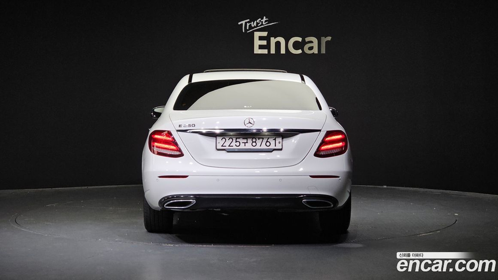 Mercedes-Benz E-Class W213 E250 Avangarde (05.2020)