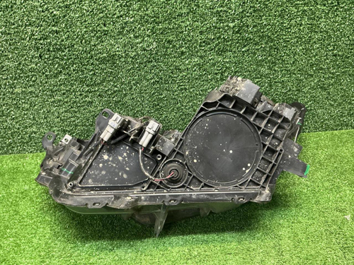 Фара правая Toyota RAV 4 CA40 (2015-2019) галоген