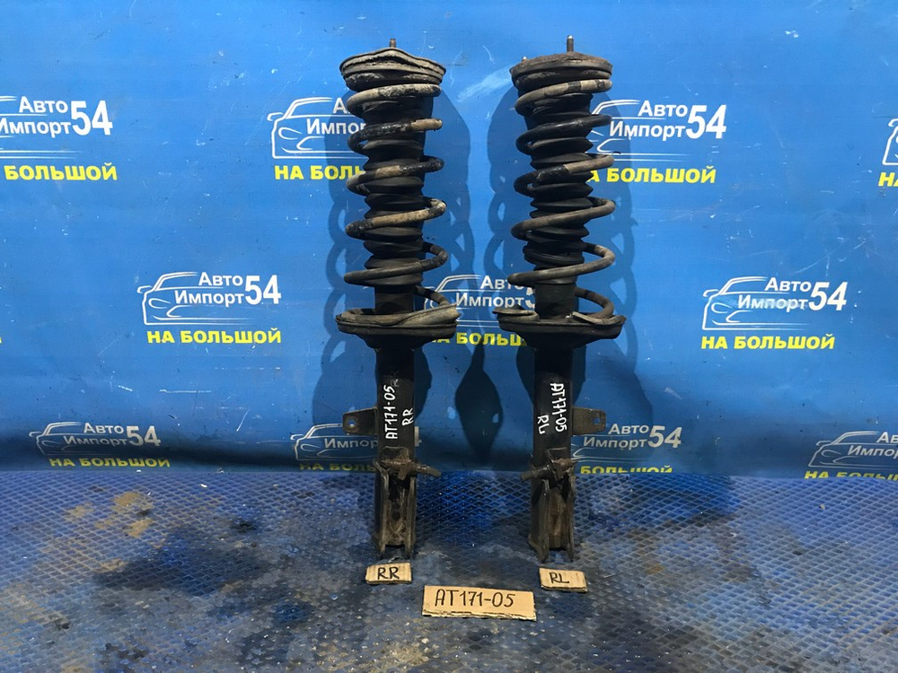 Стойка задняя правая TOYOTA CARINA 1990