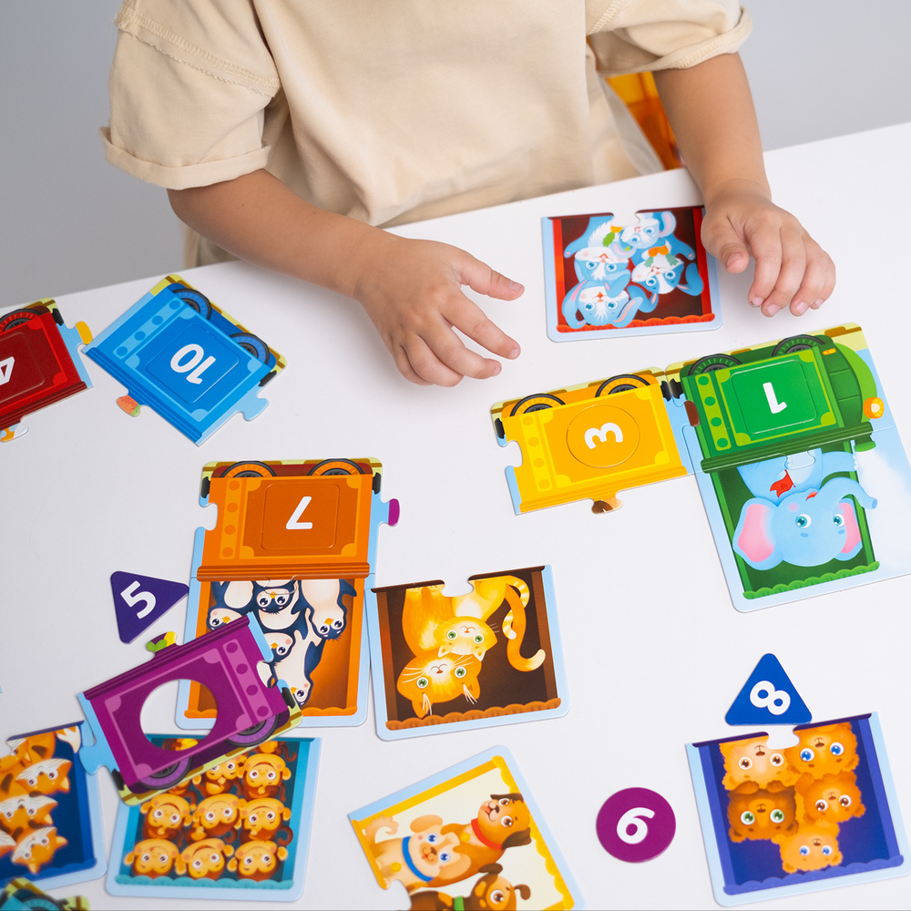 Паровозик с цифрами, картонные пазлы