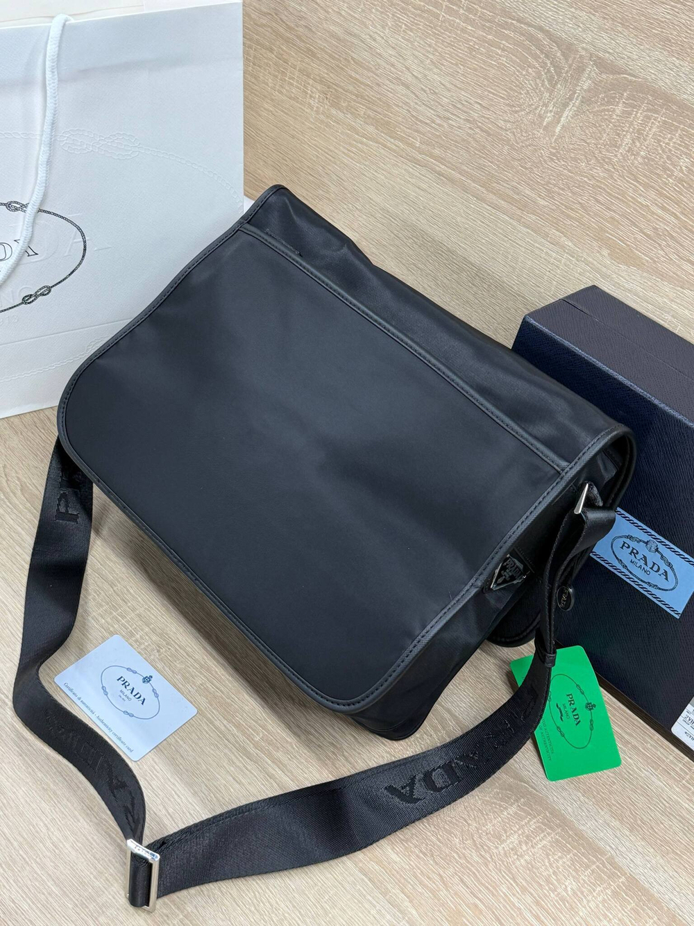 Сумка-мессенджер Prada