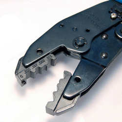 KING TONY (67GK-09) Кримпер храповичный для обжима неизолированных замочных клемм