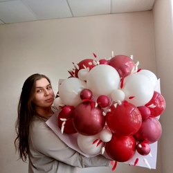Букет гигант из красных шаров с пушистиками