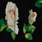 Шёлковый крепдешин с нежно-белыми розами