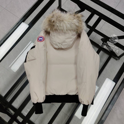 Пуховик Canada Goose