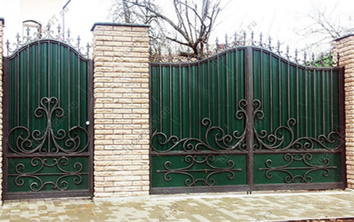 Распашные кованые ворота 1