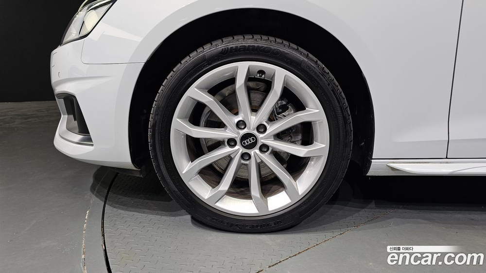 Audi A4 (B9) 40 TFSI (12.2022)