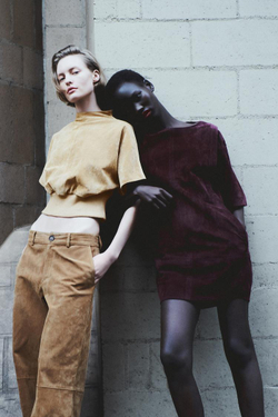 ZARA КОРОТКОЕ ПЛАТЬЕ ИЗ 100% ЗАМШЕВОЙ КОЖИ, БУРГУНДИ