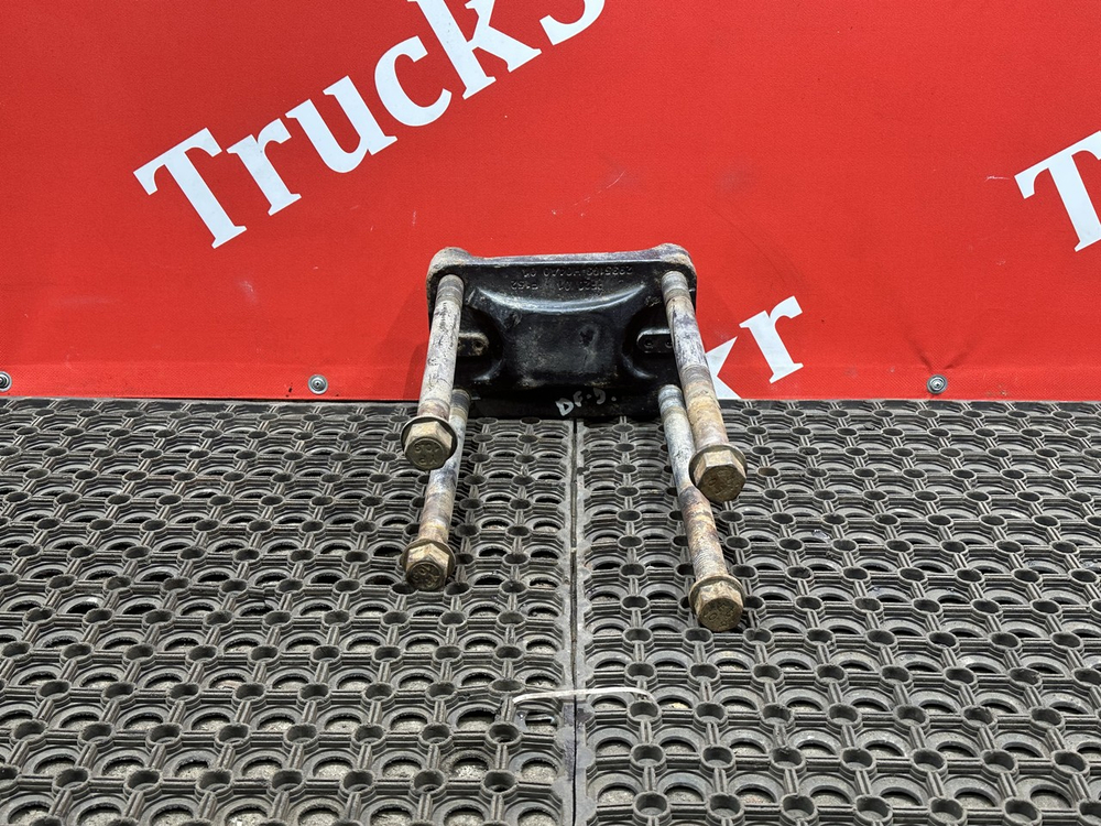 Кронштейн пневморессоры задней левый 2023г