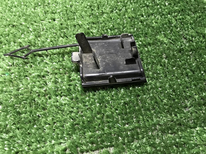 Заглушка буксировочного крюка VW ID.4 (2020-н.в.)