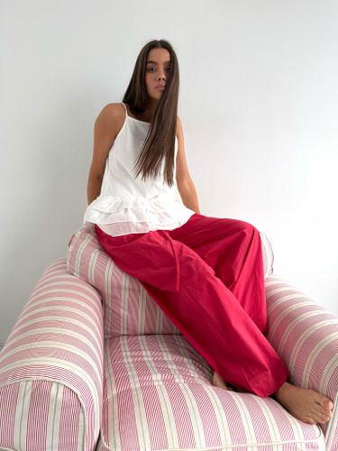 Белый топ с баской