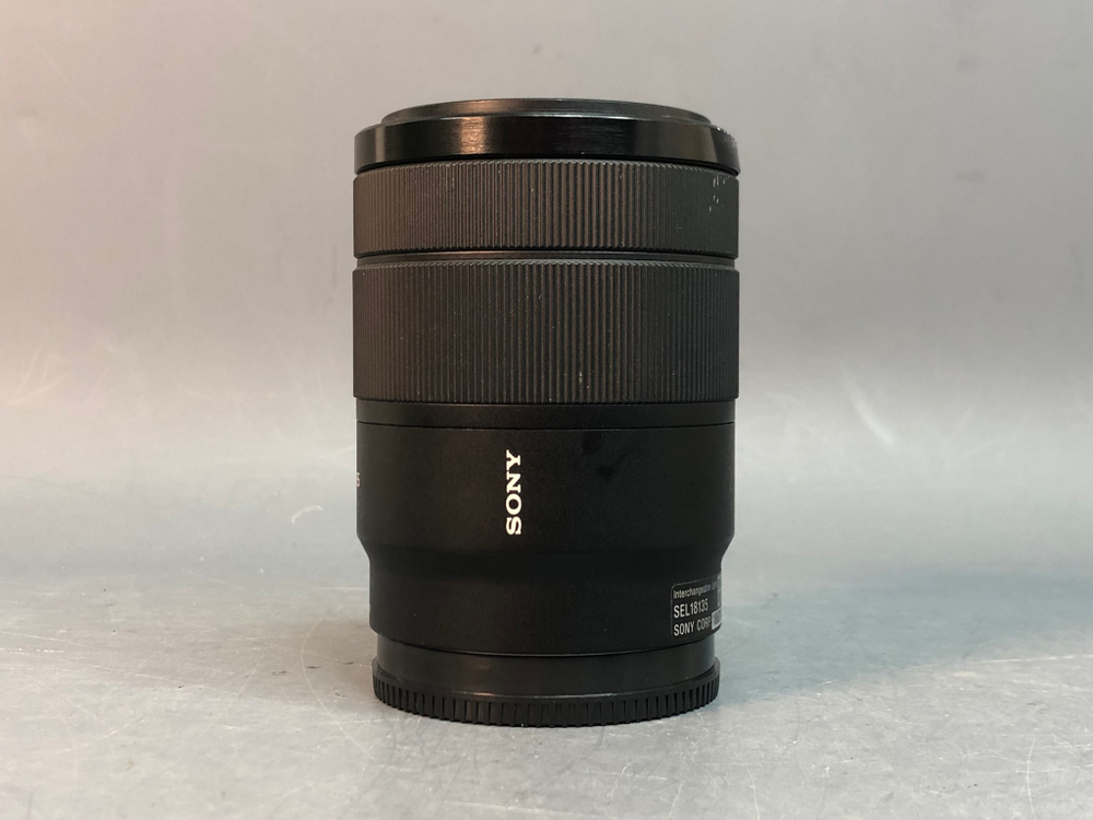 Sony E 18-135mm F3.5-5.6 OSS вмятина
