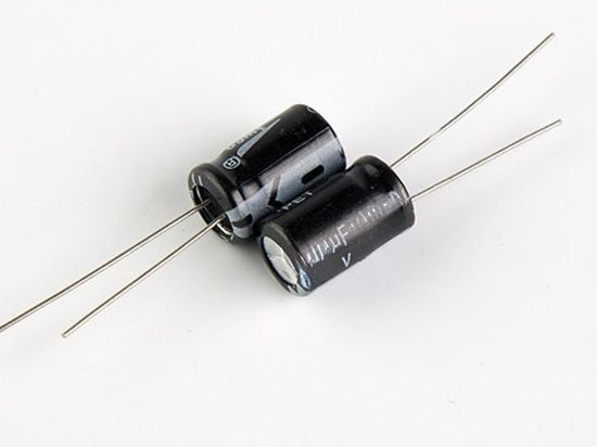 Конденсатор электролитический 680мкФ 35в 105°С CD11Z / 10x16 / YG