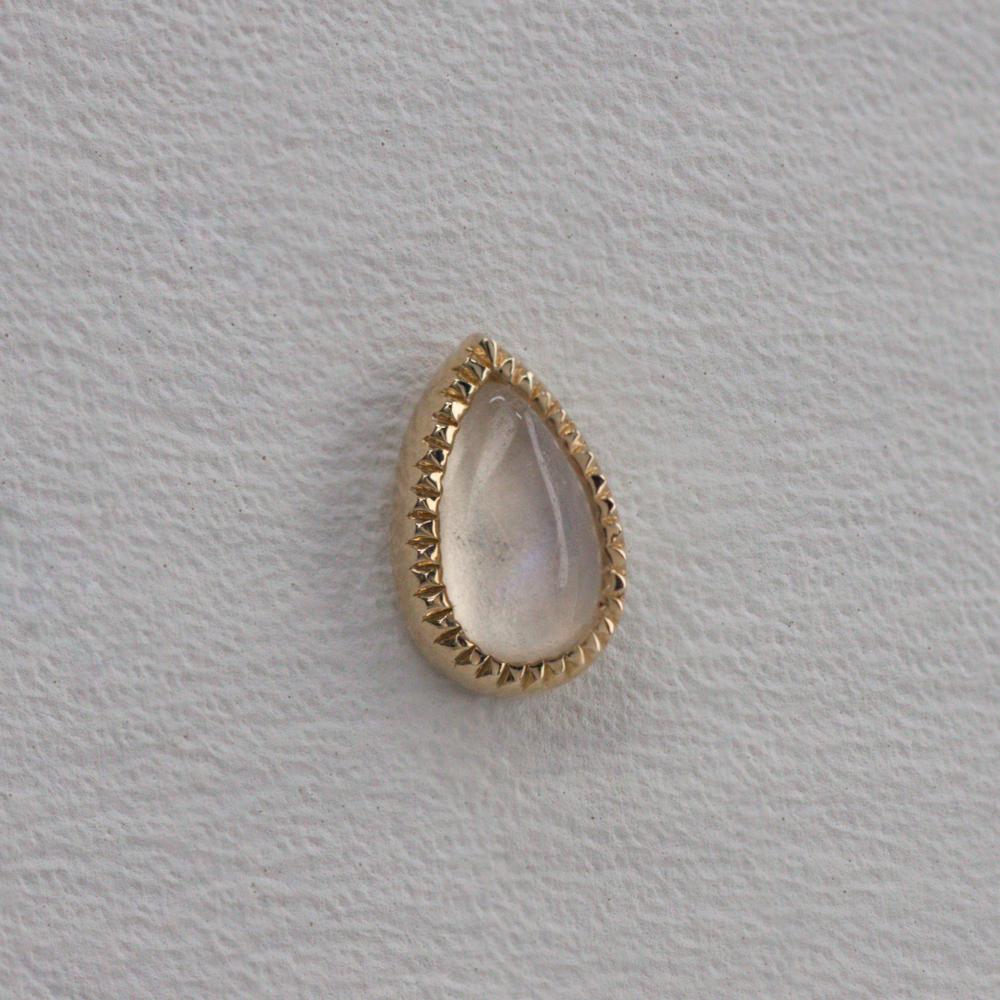 Grisant teardrop tops with natural stone