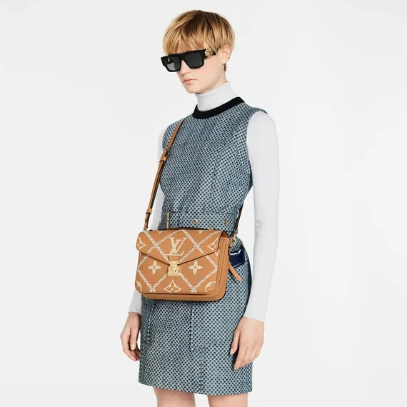 Сумка Louis Vuitton Pochette Metis коричневый