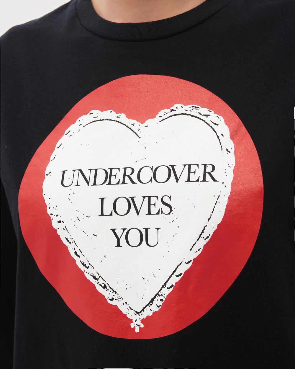 UNDERCOVER ФУТБОЛКА UNDERCOVER LOVES YOU ЧЕРНАЯ