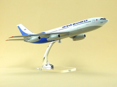 Модель самолета Ил-86 (М1:144, Пулково)