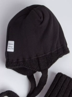 Шапка детская вязаная с помпонами и снуд