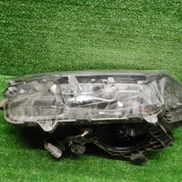 Фара левая Toyota Rav 4 CA40 (2015-2019) LED