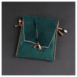 Кожаная обложка на паспорт «Шаманка» (фигура)