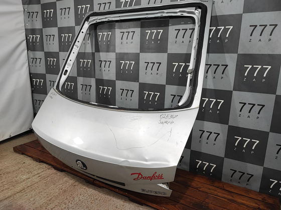 Крышка багажника Skoda Superb 3 15-19 Б/У Оригинал 3V5827173A