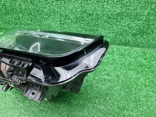 Фара правая BMW X1 F48 (2019-2022) LED