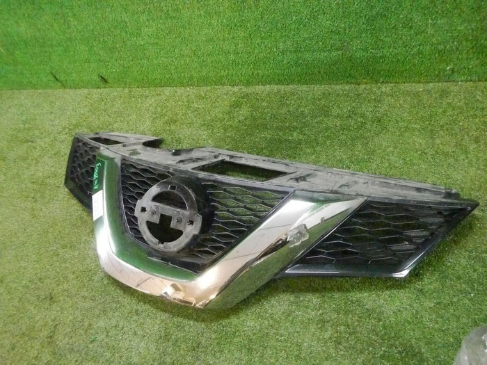 Решетка радиатора Nissan X-Trail t32 (2013-2019)