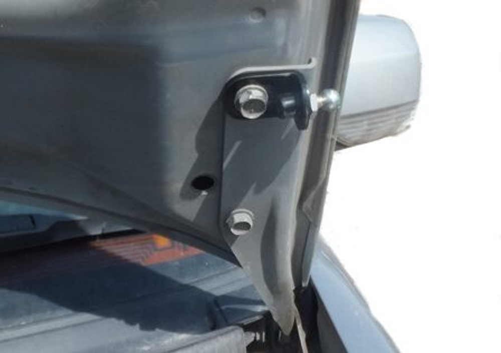 Амортизатор (упор) капота на Subaru Forester 07-02(SG, с 2002 по 2008 г.в.)Autoinnovation