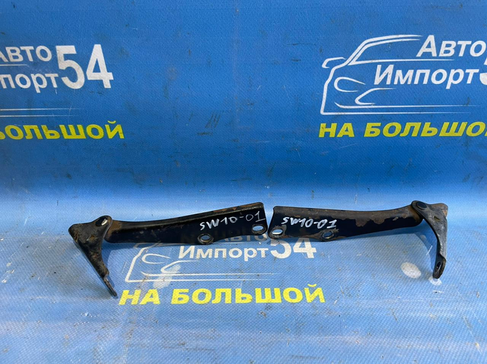 Петля капота левая NISSAN AVENIR 1994