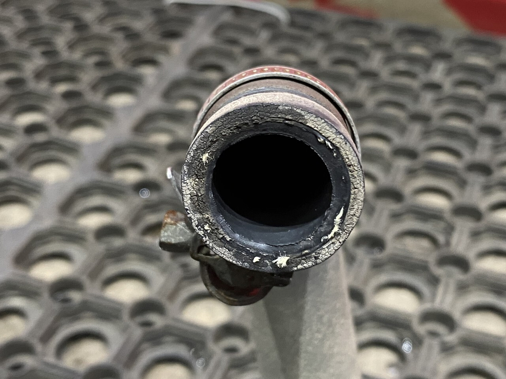 Трубка отопителя 2018г