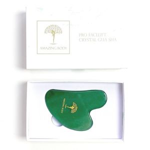Скребок Гуаша зелёный авантюрин в подарочной  упаковке