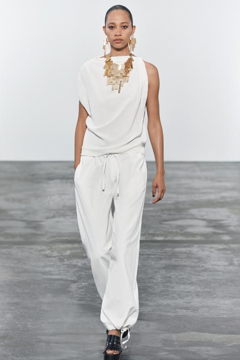 ZARA ТОП АСИММЕТРИЧНОГО КРОЯ В СТИЛЕ РУСТИК, ЖЕЛТОВАТО-БЕЛЫЙ