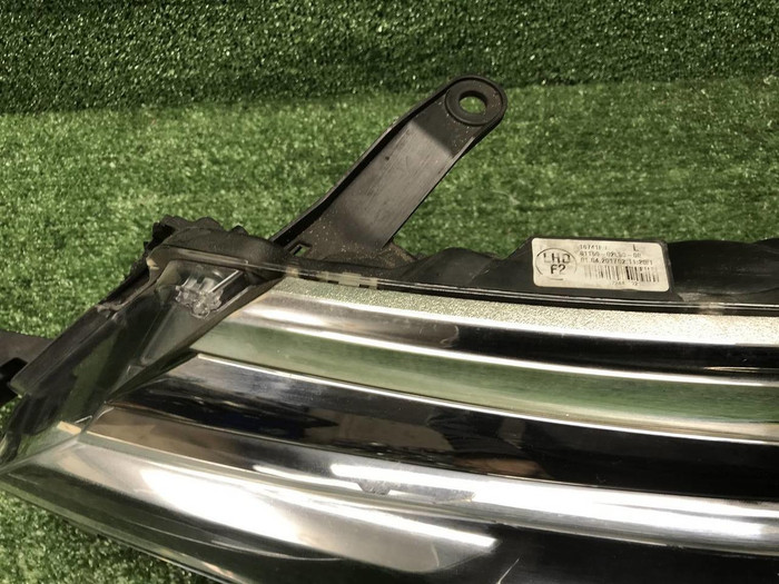 Фара левая Toyota Corolla E160 (2015-2019) галоген