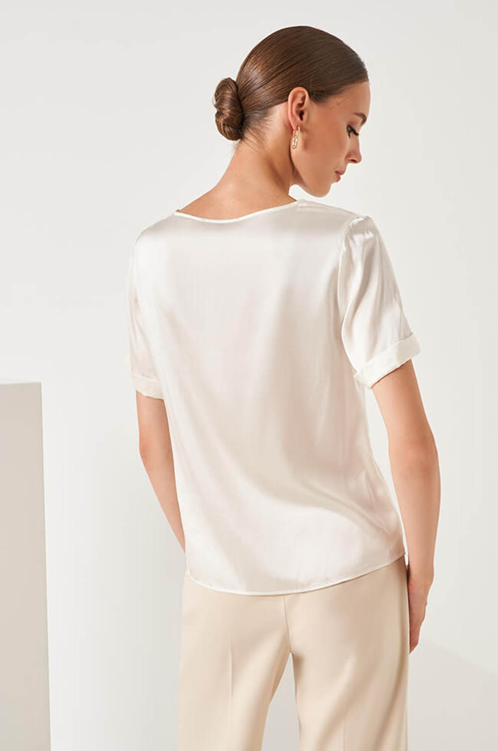 22876 Блузка женская (молочный)