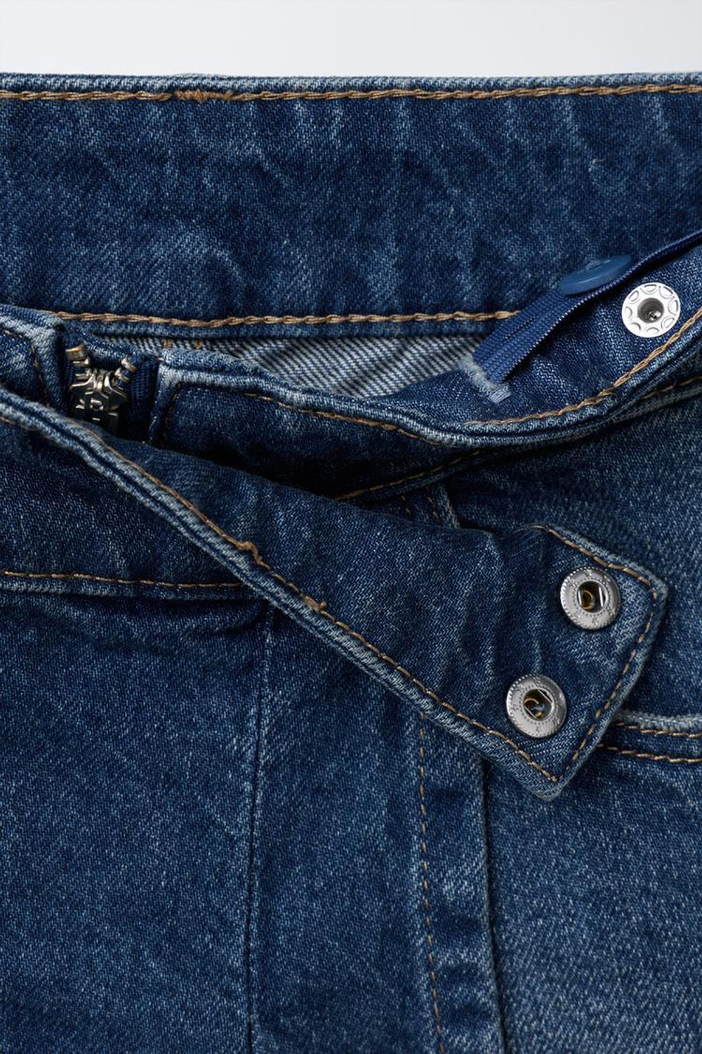 ZARA ДЖИНСОВАЯ ЮБКА-ШОРТЫ СО СКЛАДКАМИ, СИНИЙ