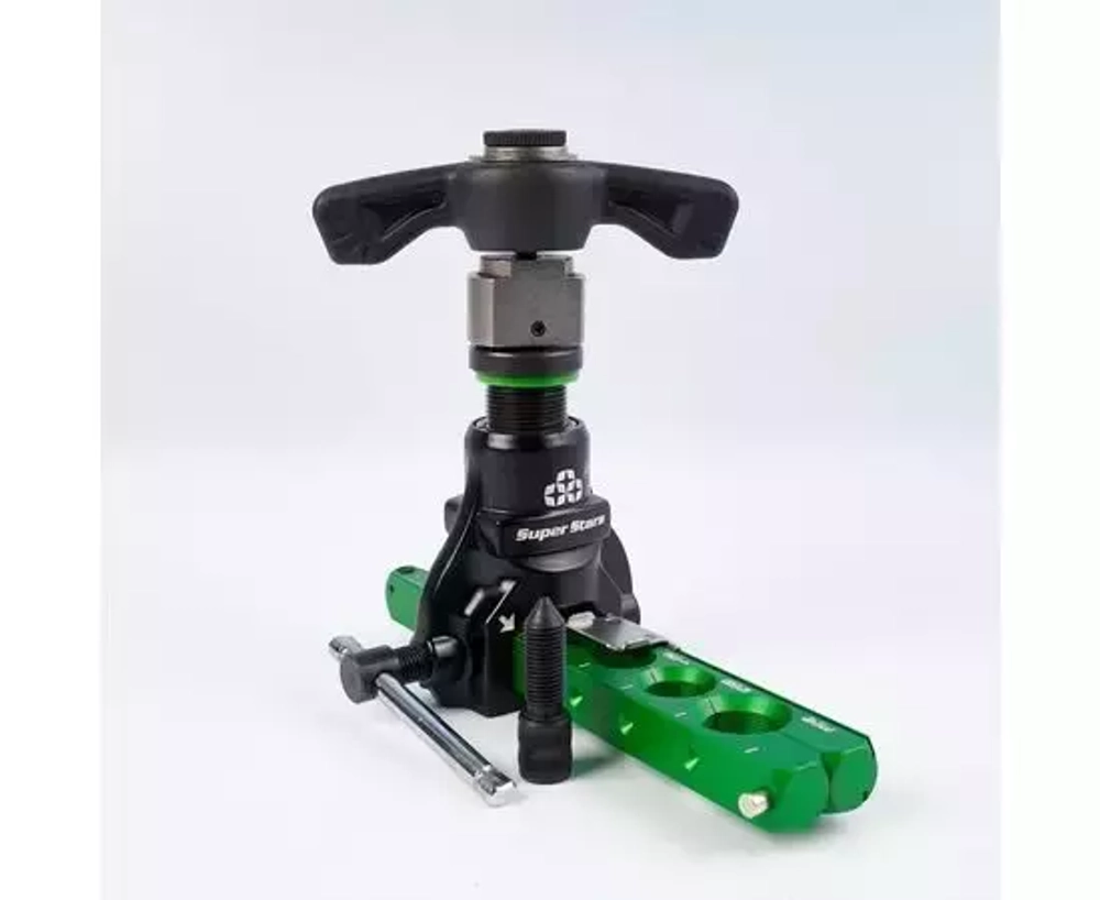 Вальцовка эксцентриковая с реверсом Super Stars ST-R806FT-L (1/4" - 3/4"; 6 - 19мм; облегченная, с ограничителем подачи трубы; с труборезом и риммером в кейсе)