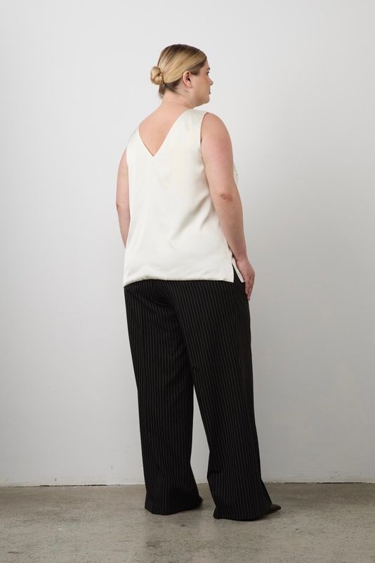 Топ двухслойный на широких бретелях, сливочный