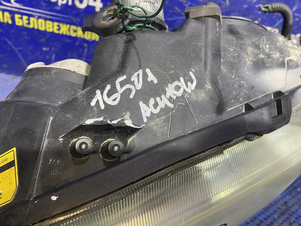 Фара передняя левая TOYOTA HARRIER 2000-2003