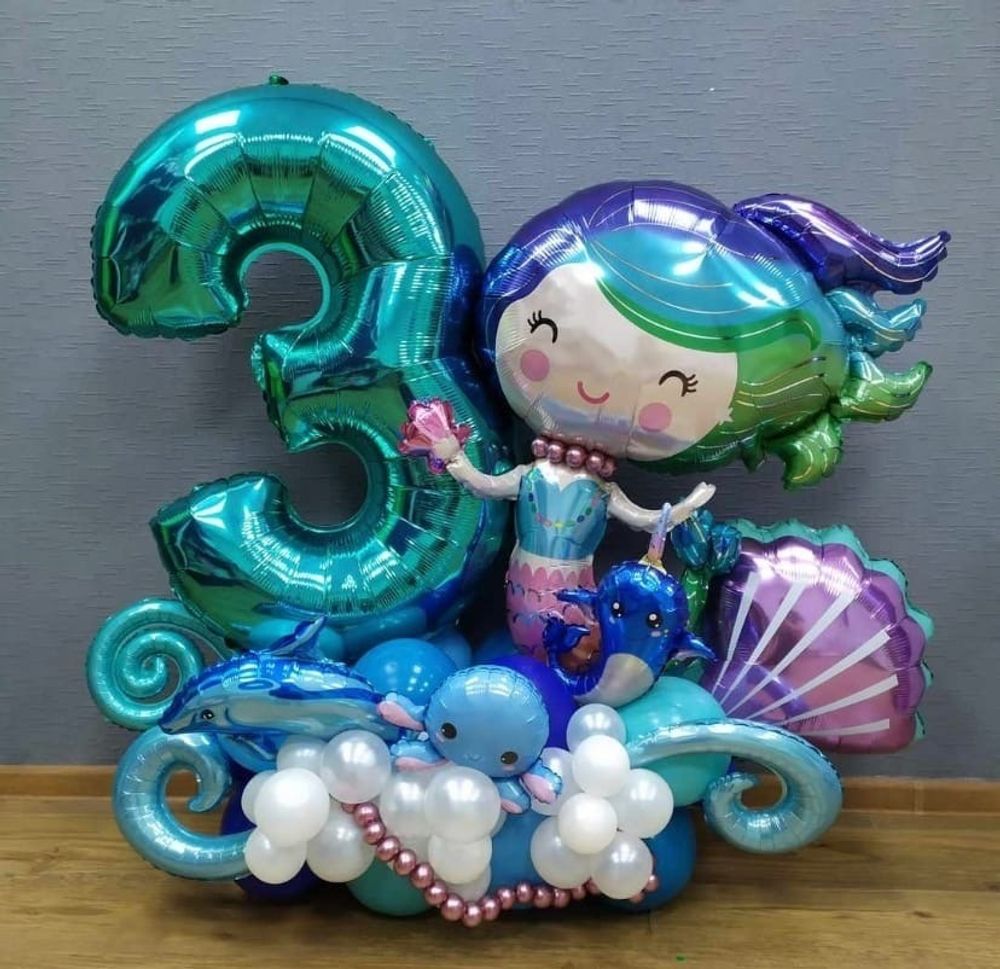 Русалочка с цифрой на стойке из шаров