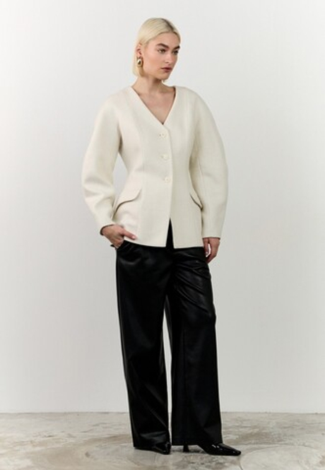 Жакет с объемными рукавами