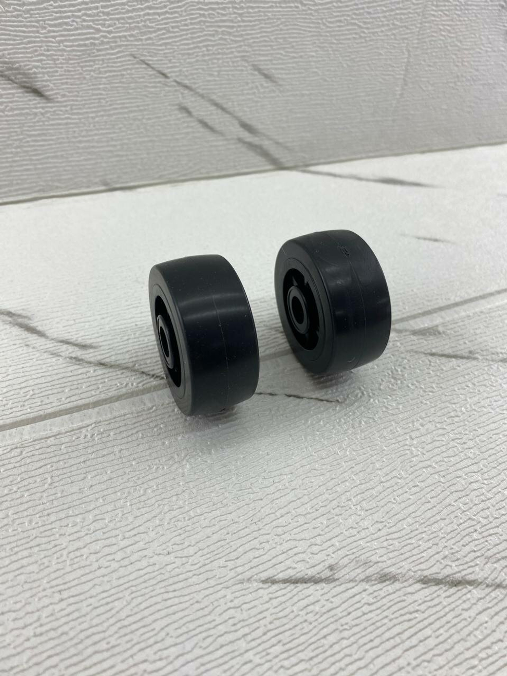 Колесо для мебели ролик для дивана диаметр 45 мм отверстие 5 мм 2 штуки