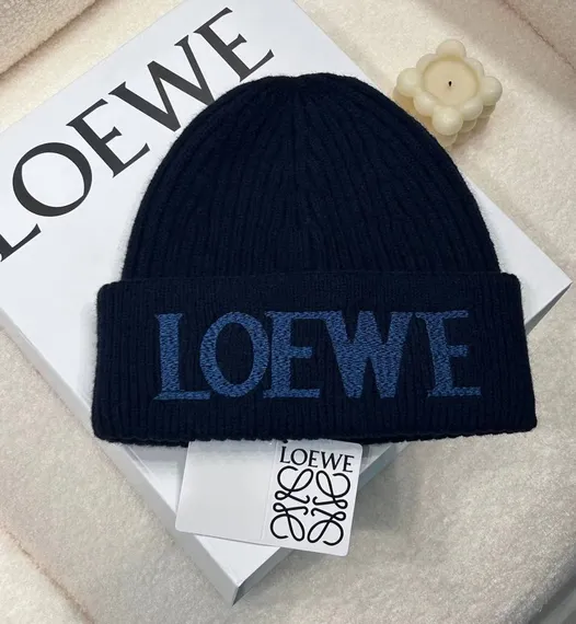 Шапочка бини LOEWE из шерсти
