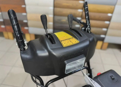 Снегоуборщик ЧЕМПИОН ST1376E