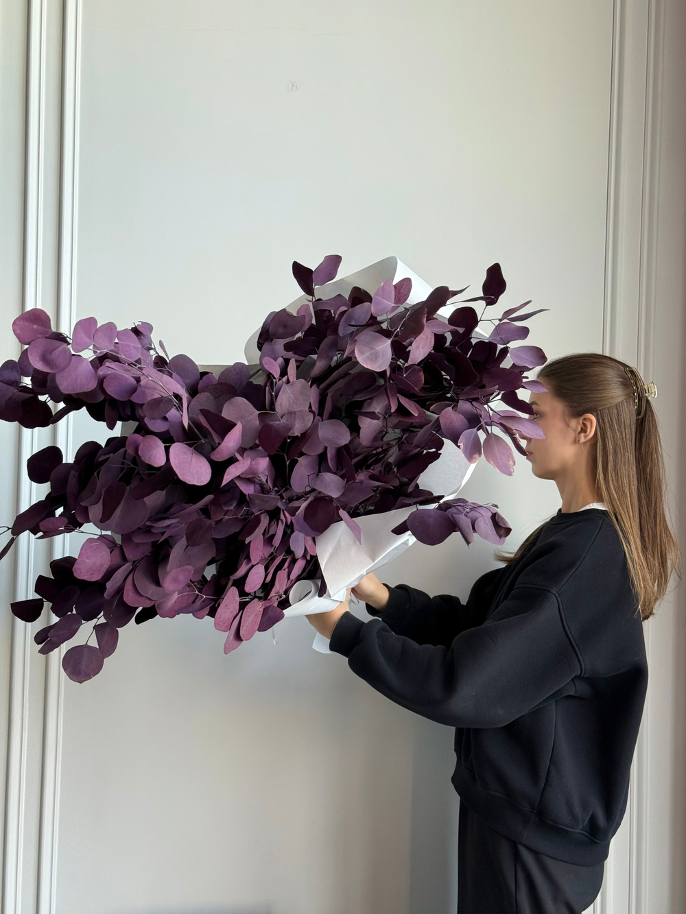 Охапка эвкалипта в красном оттенке 5 шт