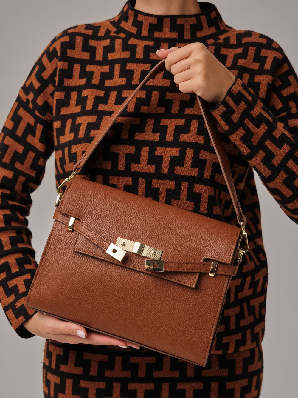 Кожаная сумка Deboro 31116 фундук